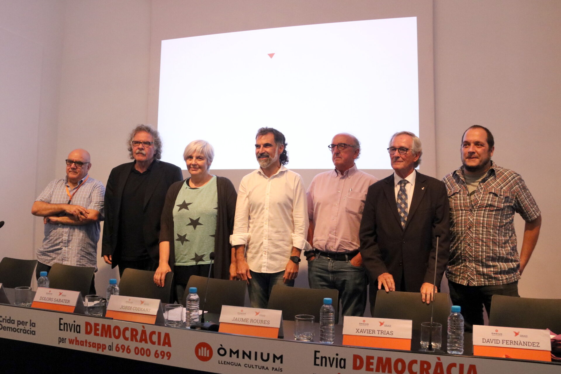 Entrenats per a lluitar, el lloc dels comuns i el 696 000 699: crida per la democràcia d’Òmnium